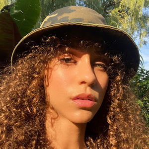 Meet your Posher, Annie